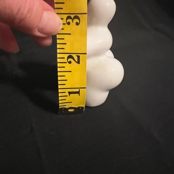 White and Black Body Figurine Salt and Pepper Shakers - Picture 8 of 8